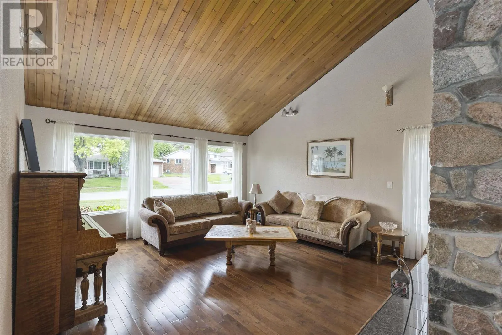 16 Charlotte DR
