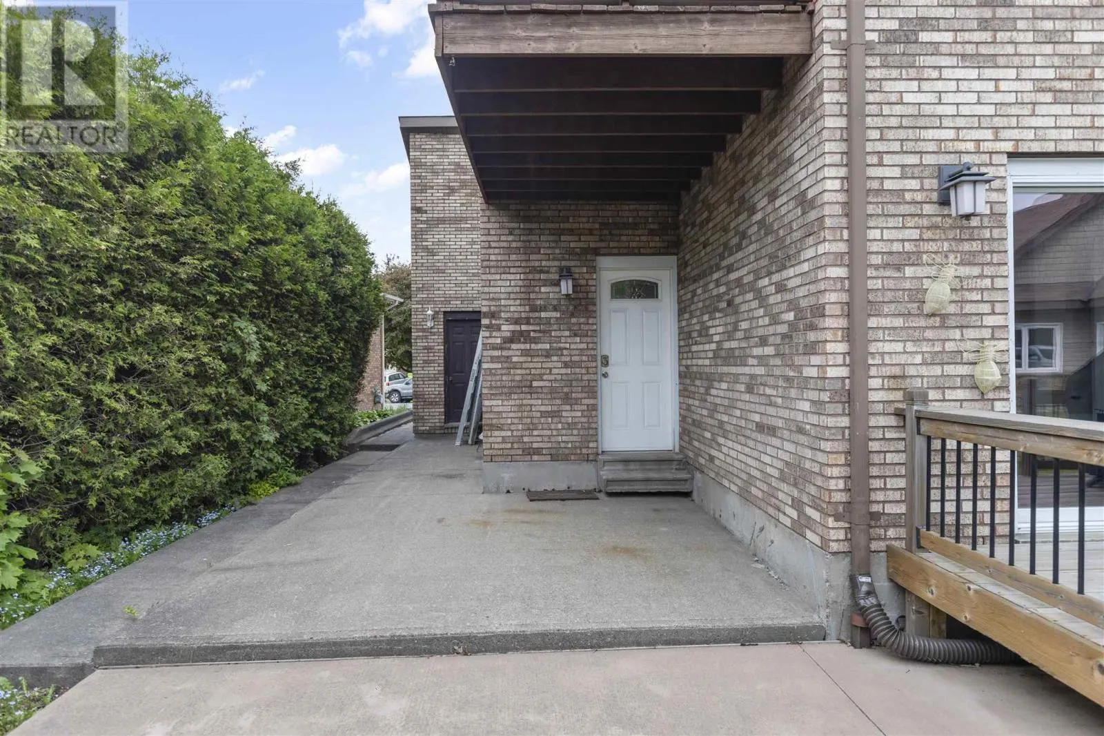16 Charlotte DR
