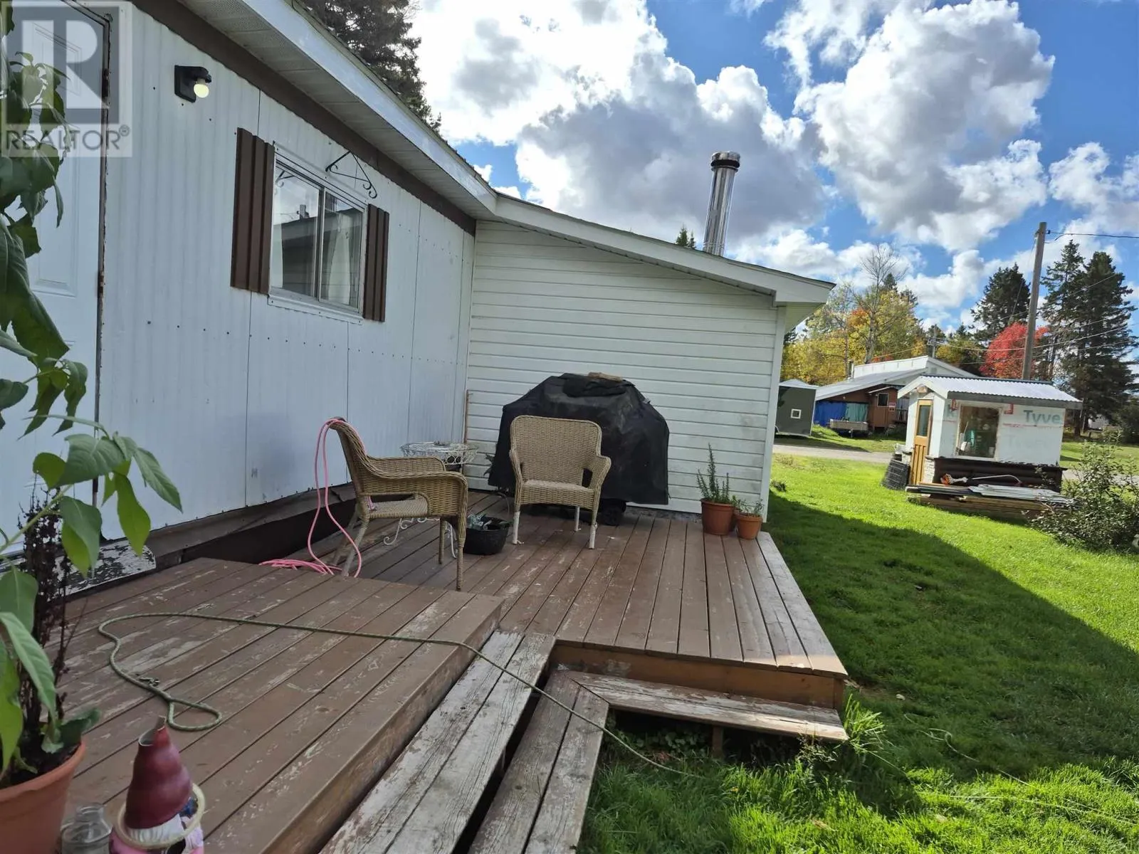 5 Willa DR