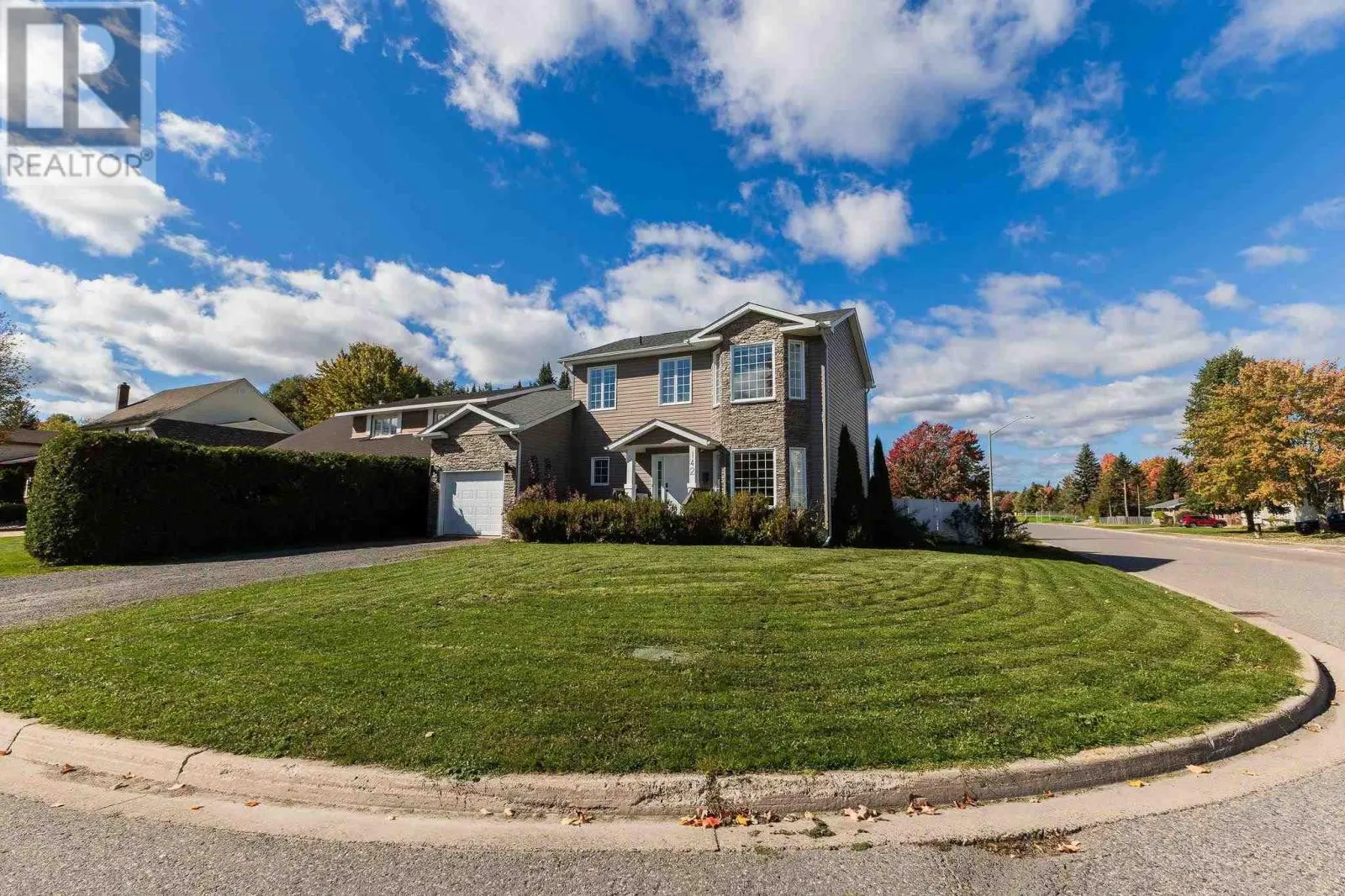 142 Louise AVE