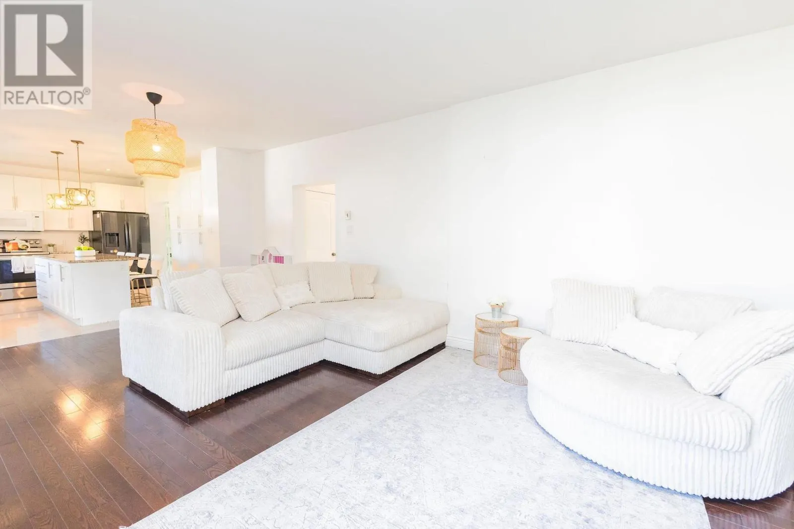 142 Louise AVE