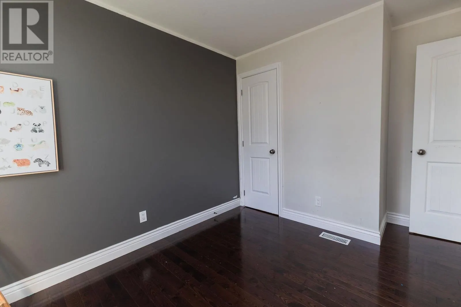 142 Louise AVE