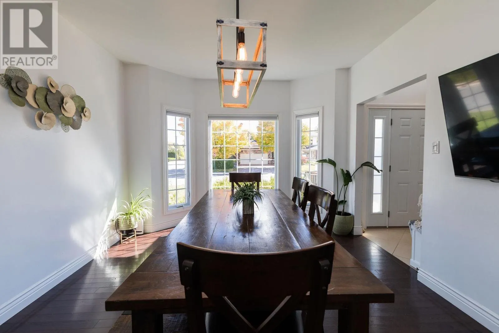 142 Louise AVE