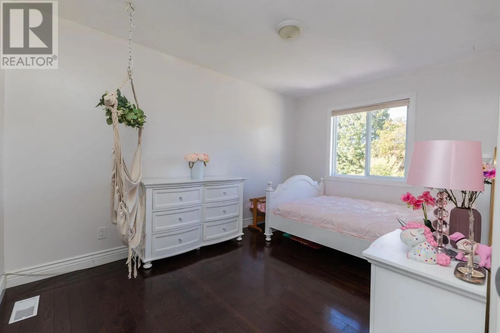 142 Louise AVE