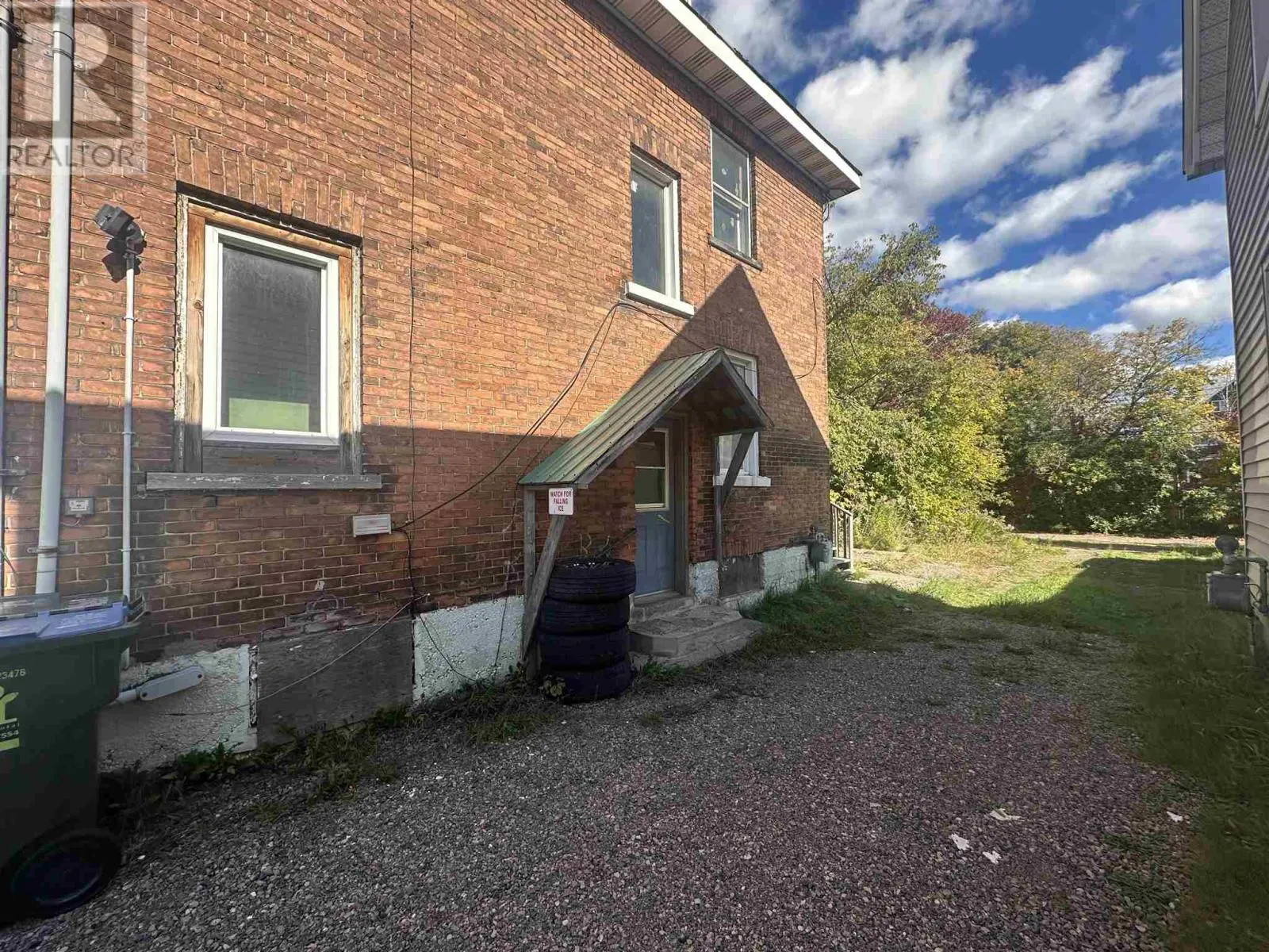 266 John ST