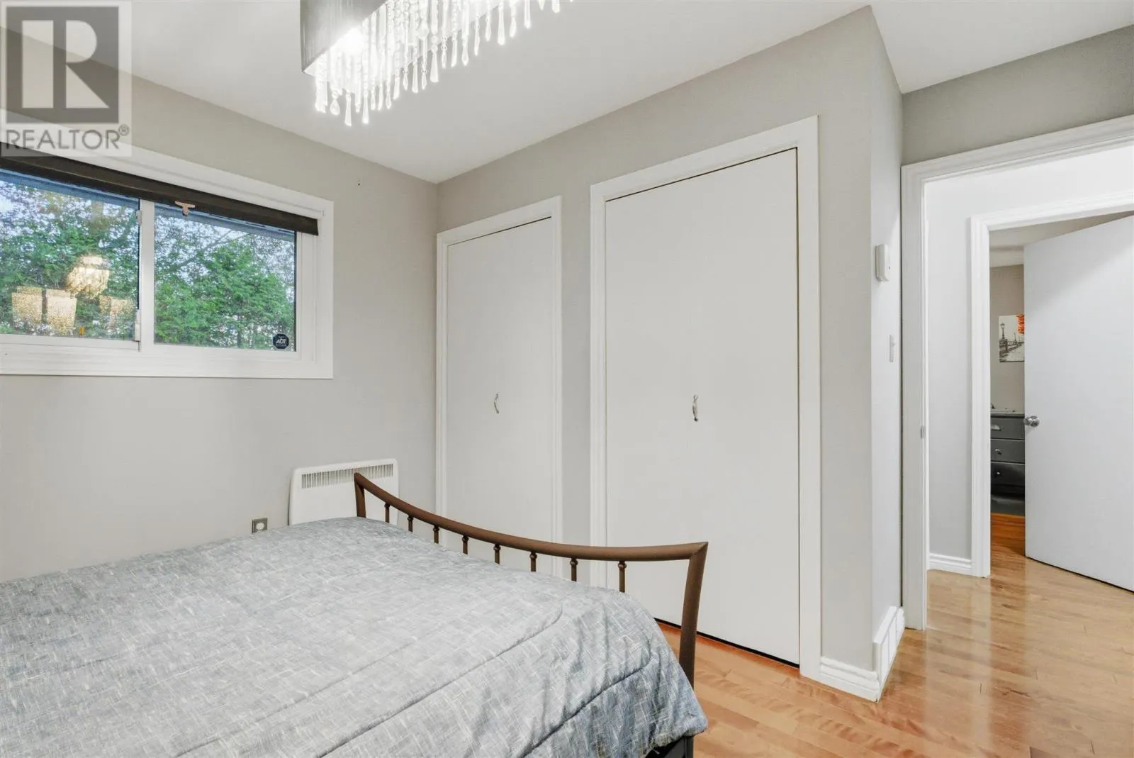 11 Creery AVE