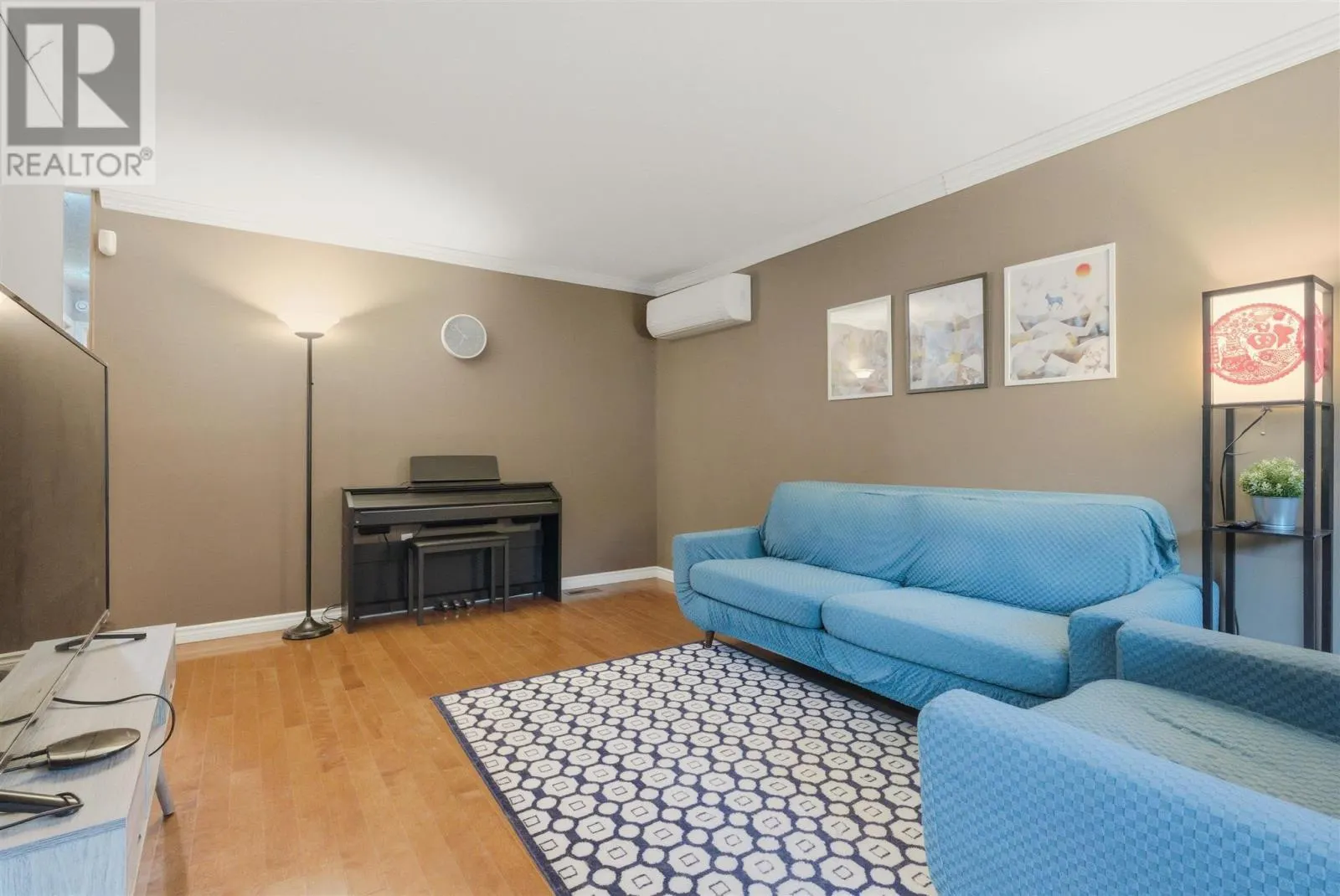 11 Creery AVE