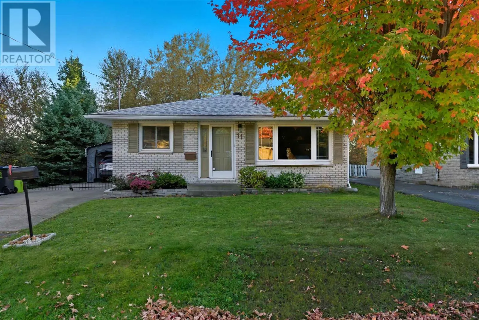 11 Creery AVE