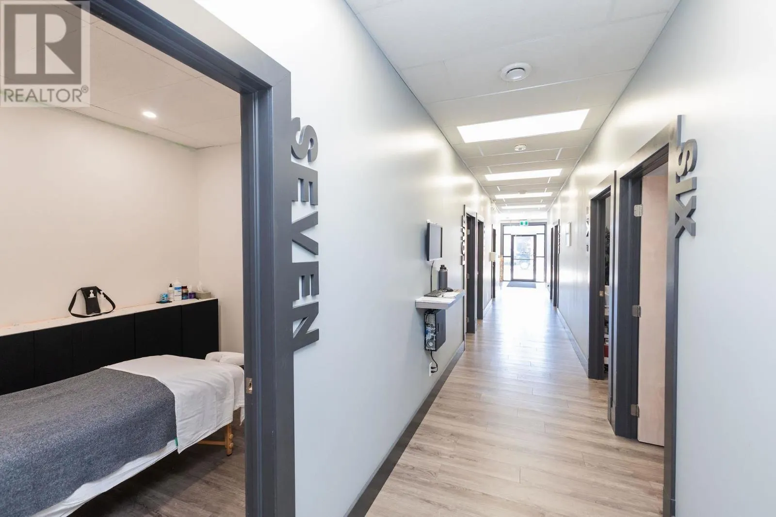 644 Queen ST W