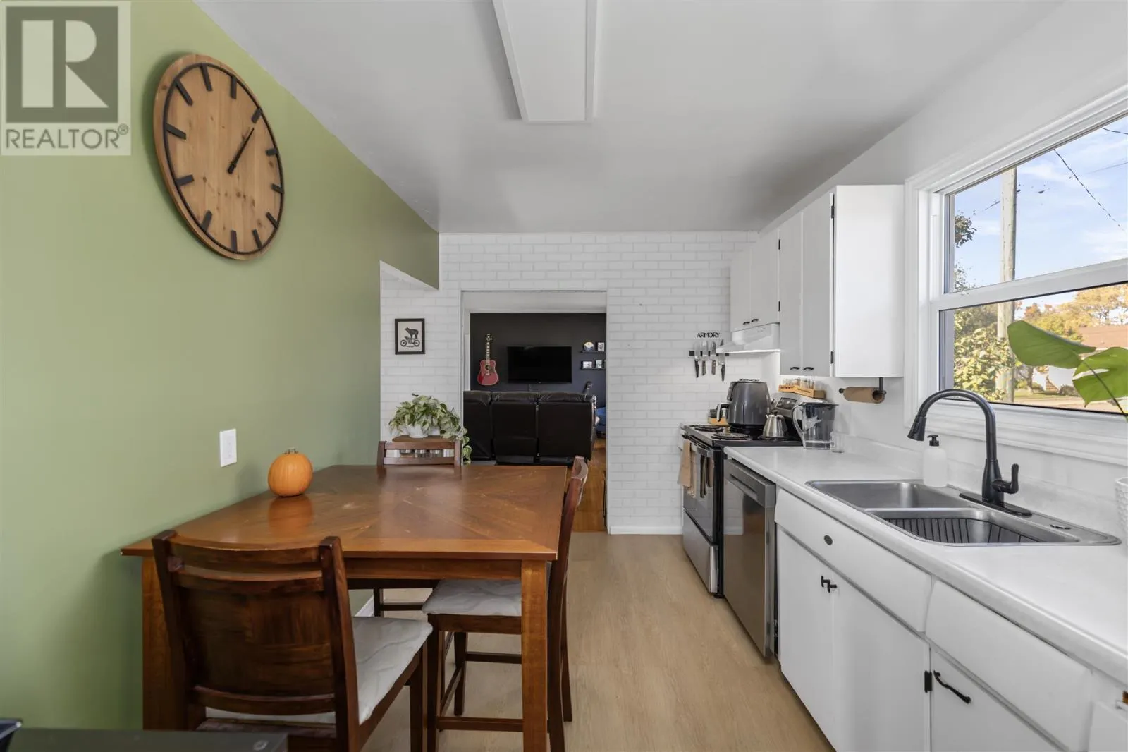 355 Sussex RD