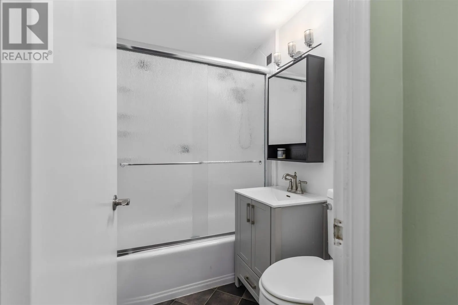 99 Pine ST # 5