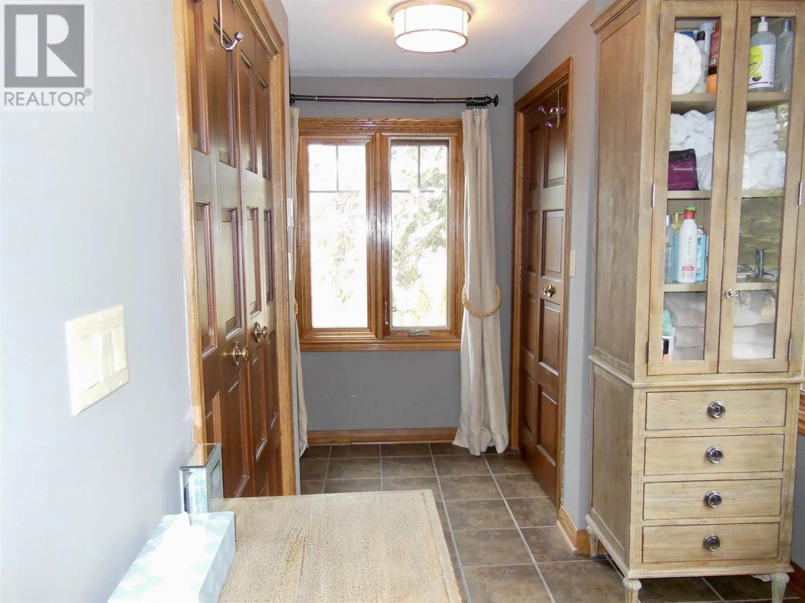 471 MacDonald AVE
