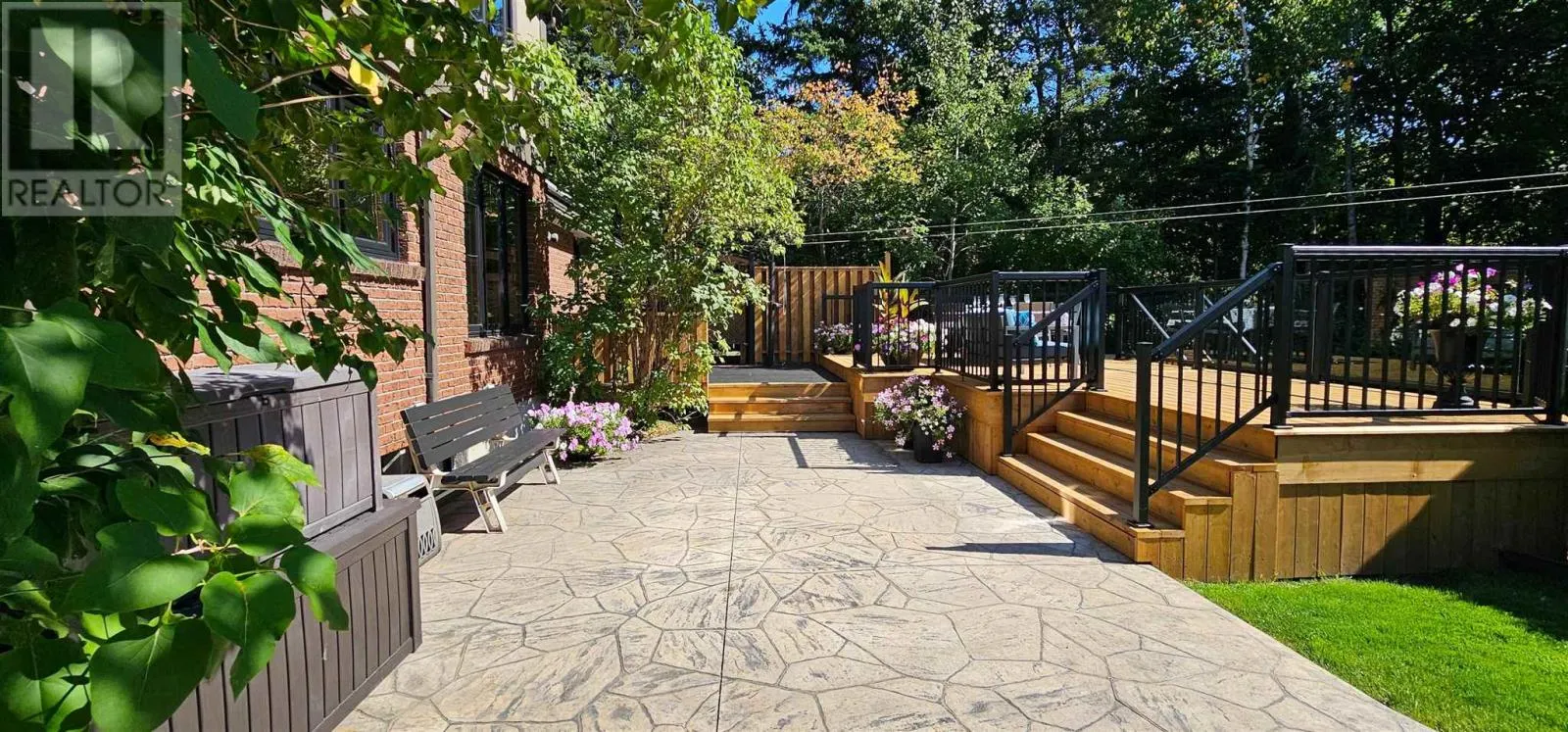 471 MacDonald AVE