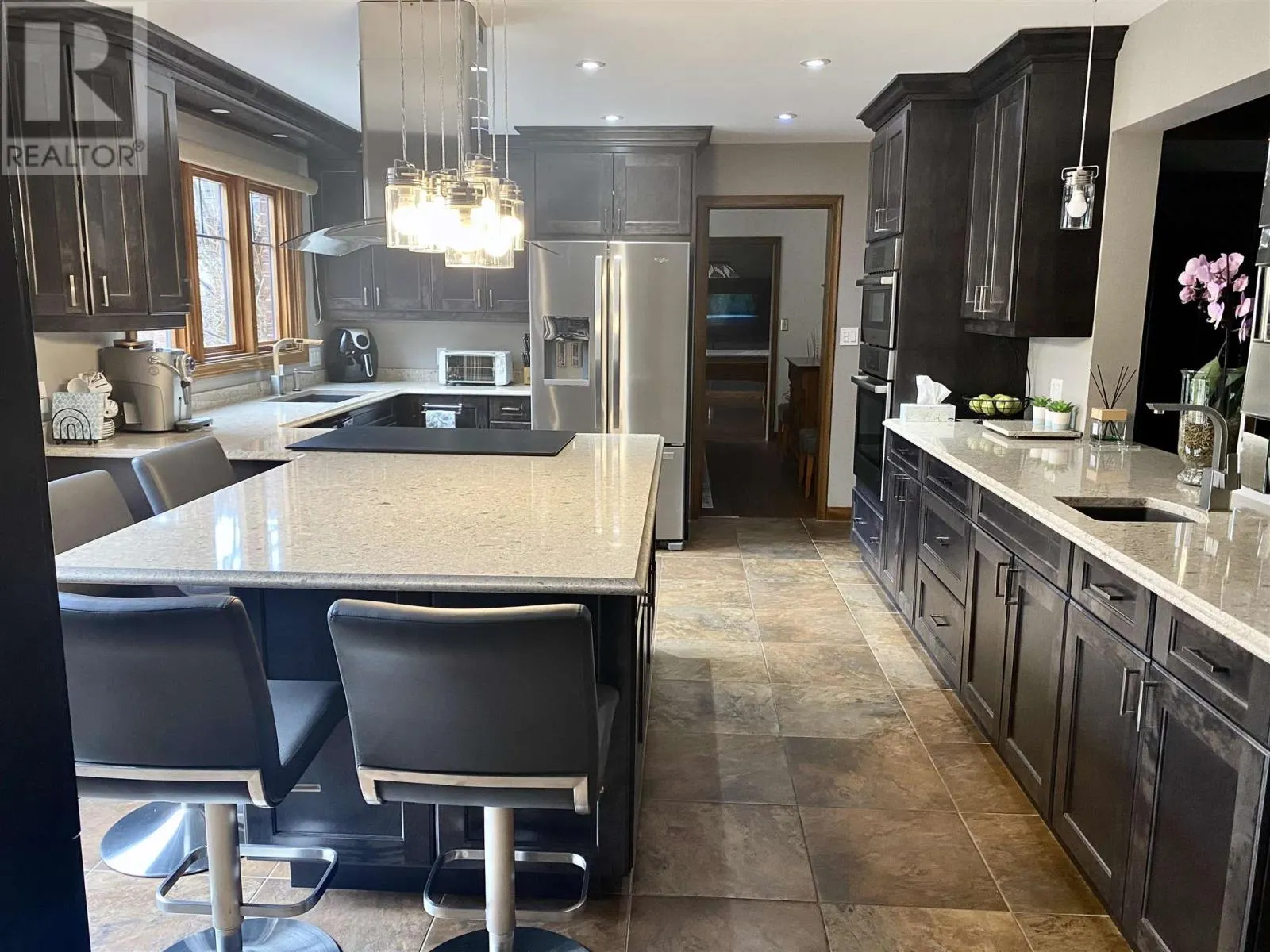471 MacDonald AVE