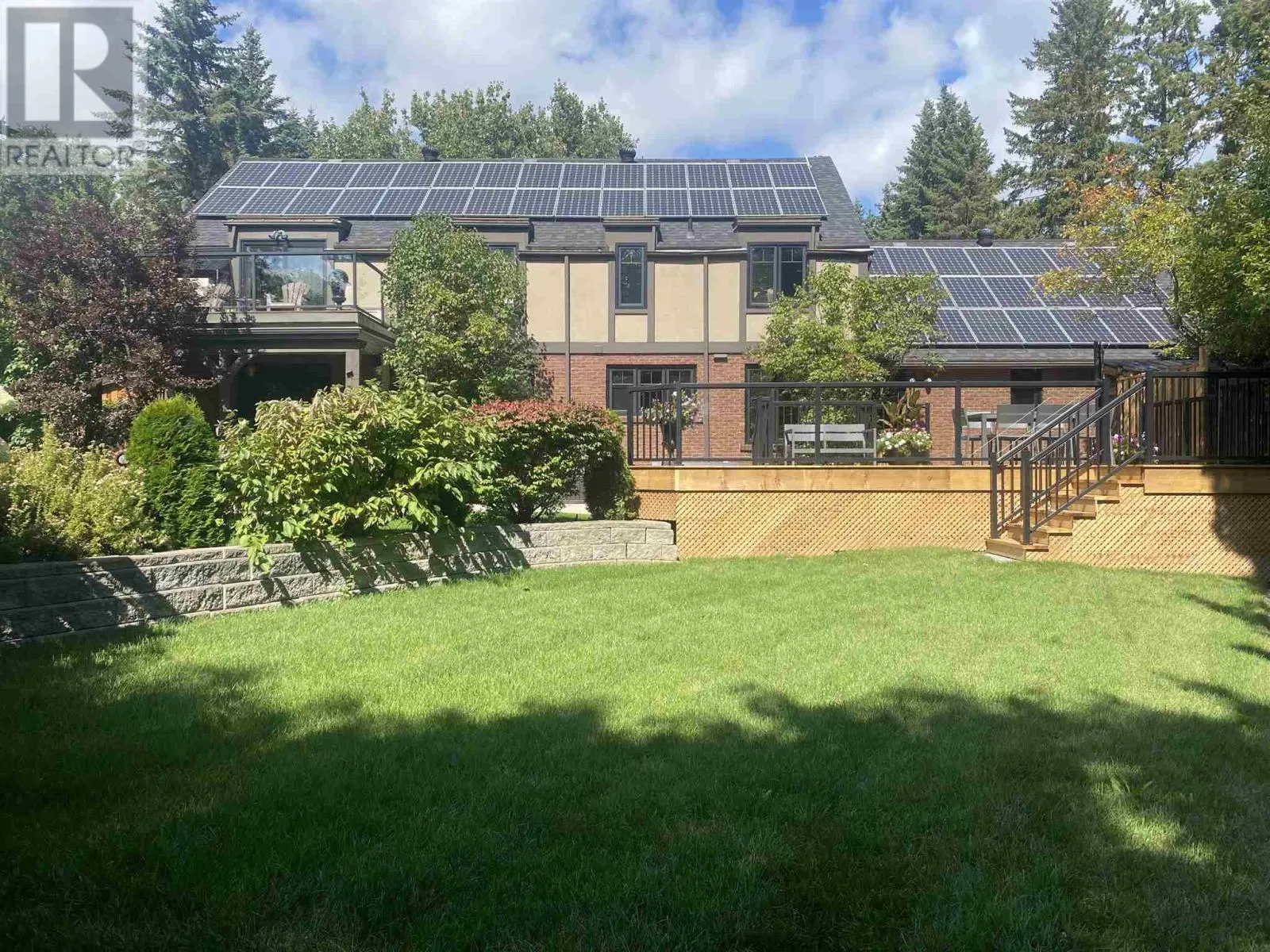 471 MacDonald AVE
