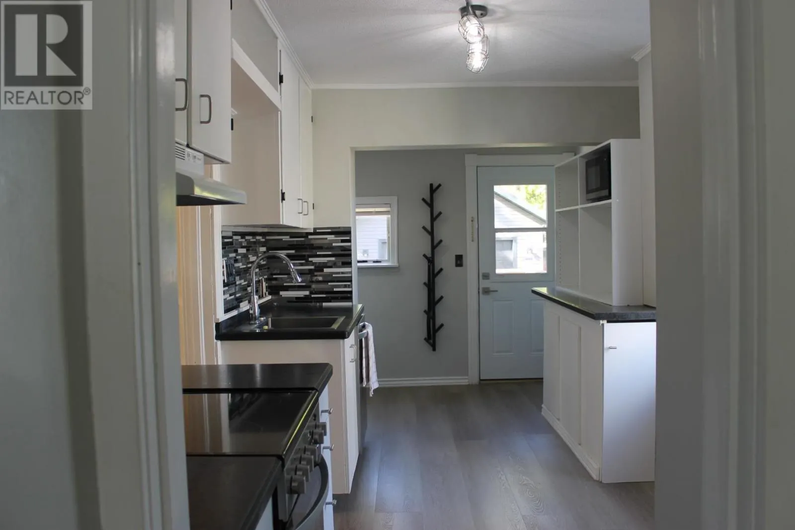 421 John ST
