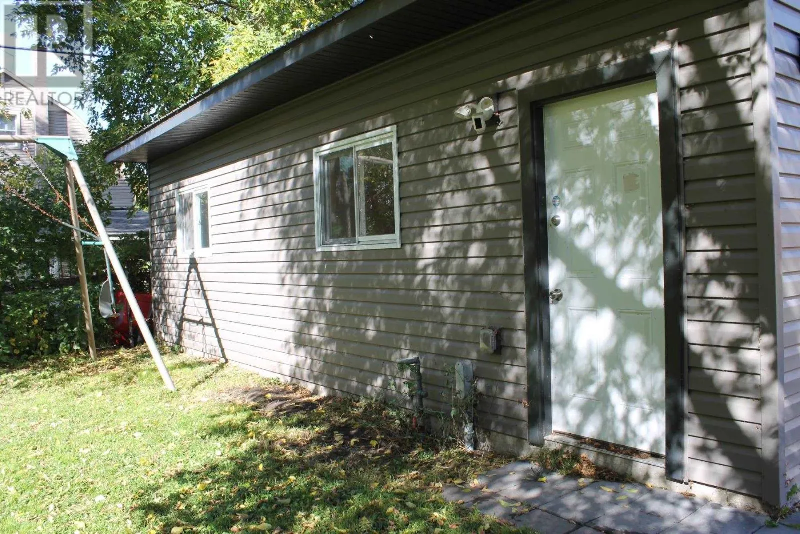 421 John ST