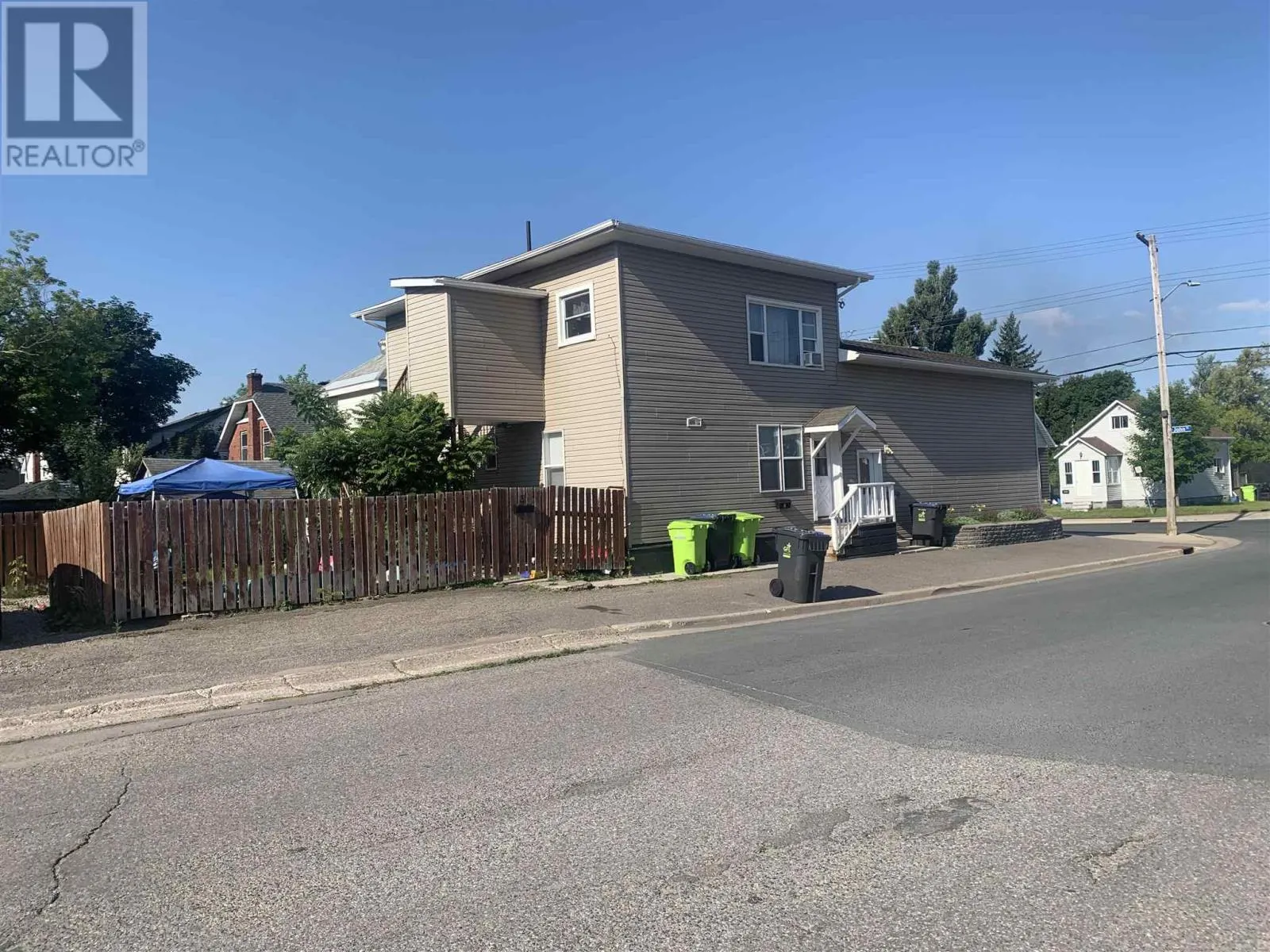 464 John ST