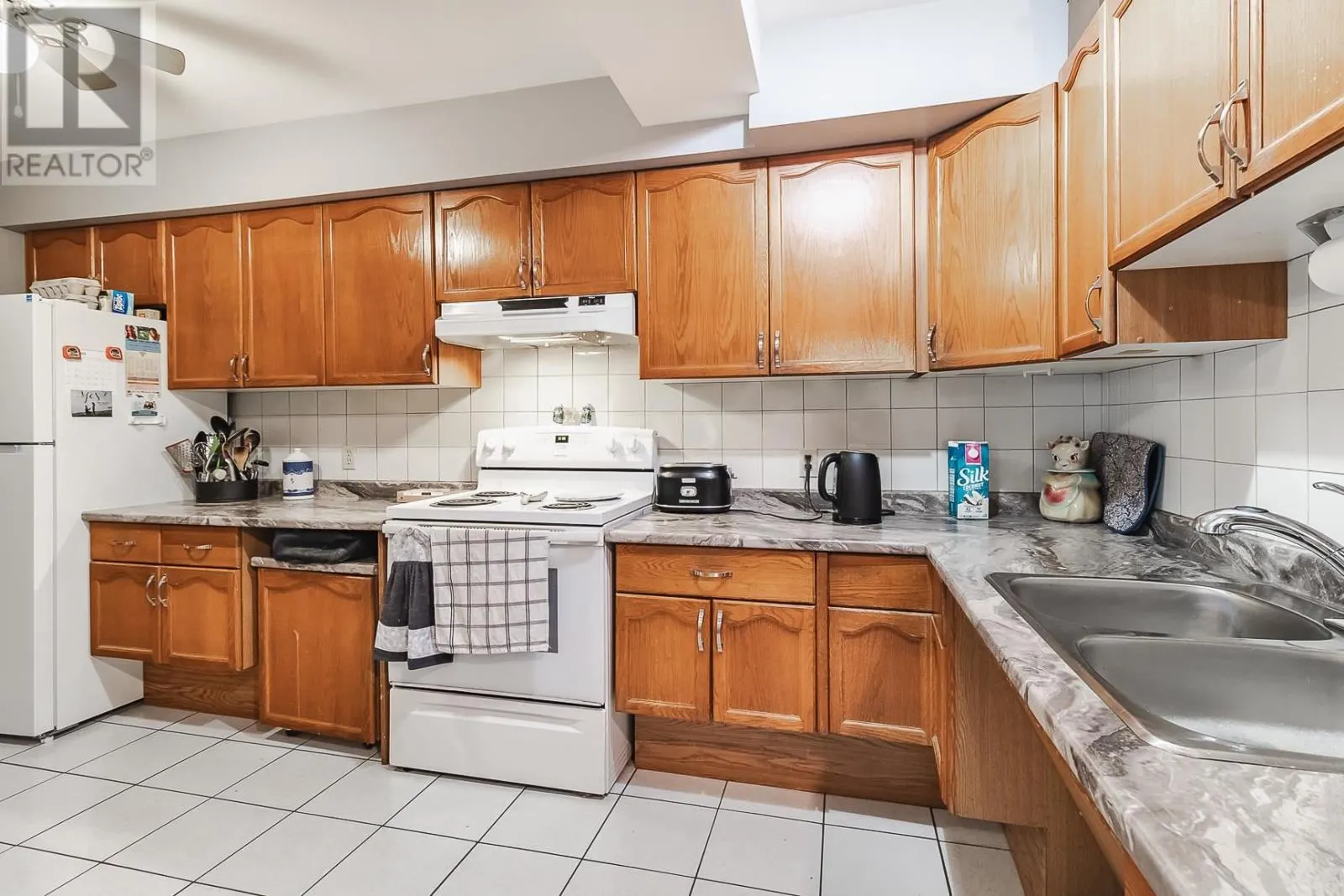 110-112 East Balfour ST