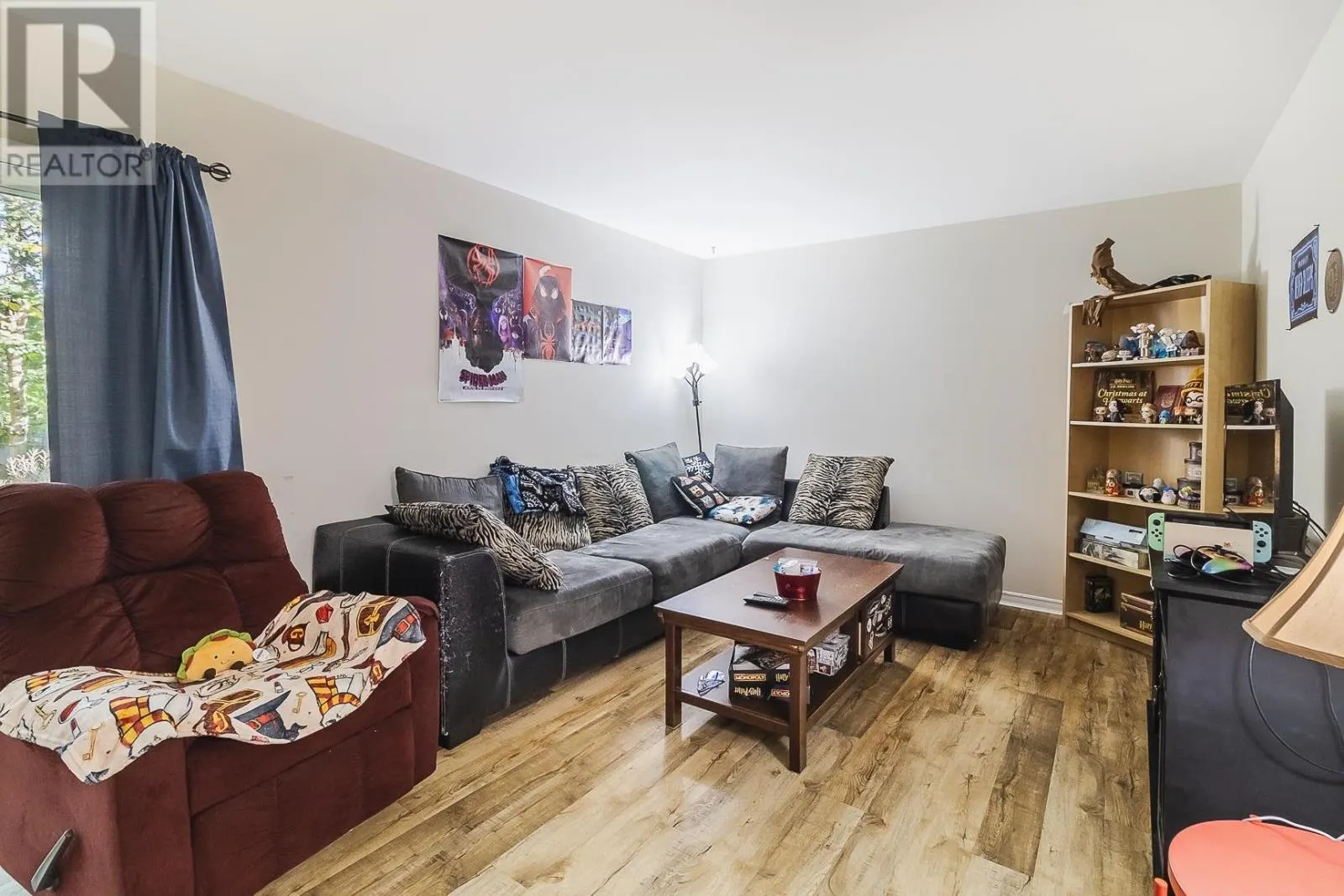 110-112 East Balfour ST