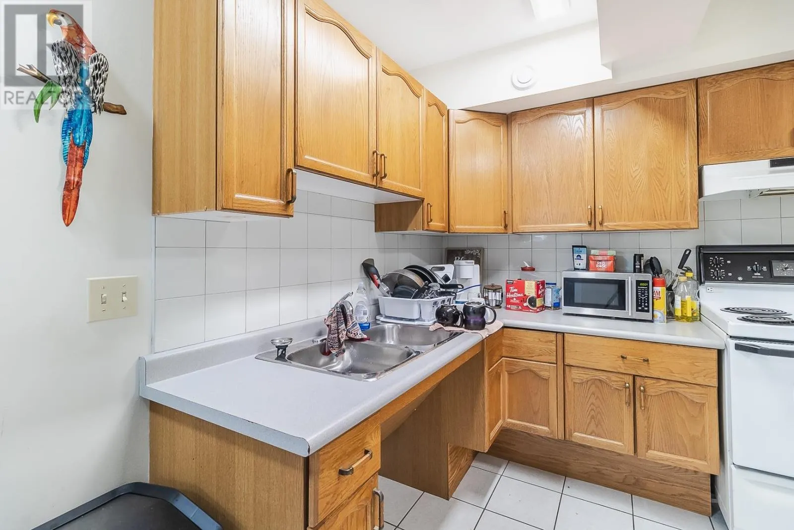 110-112 East Balfour ST