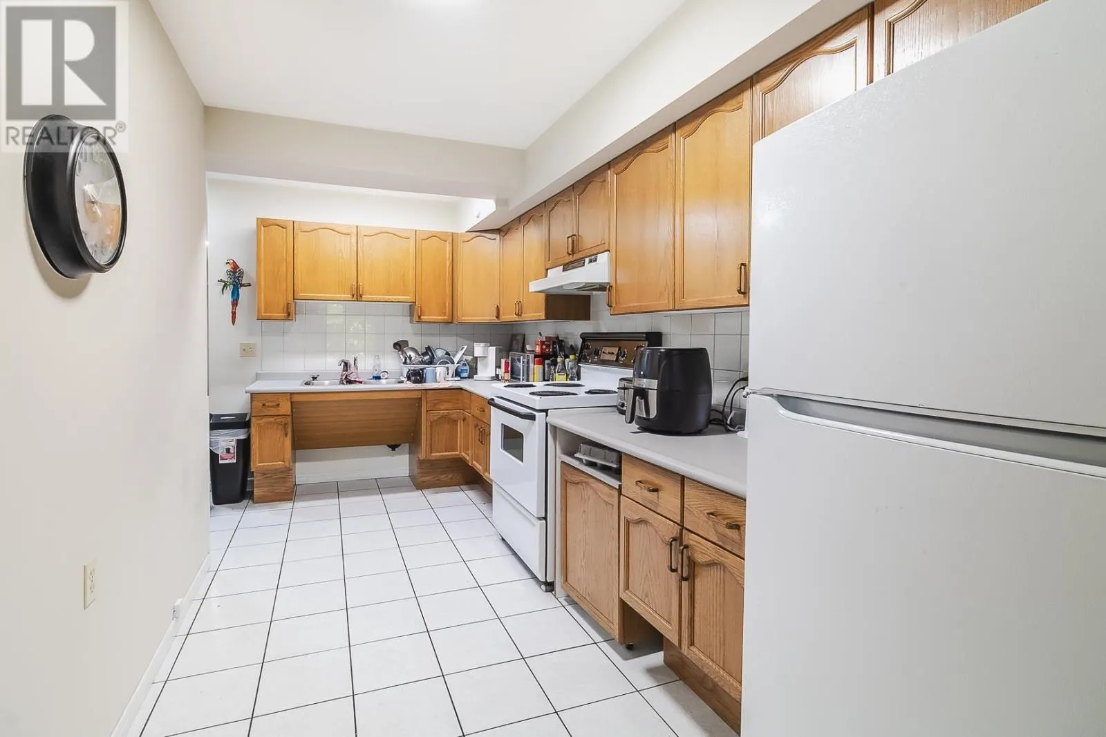 110-112 East Balfour ST
