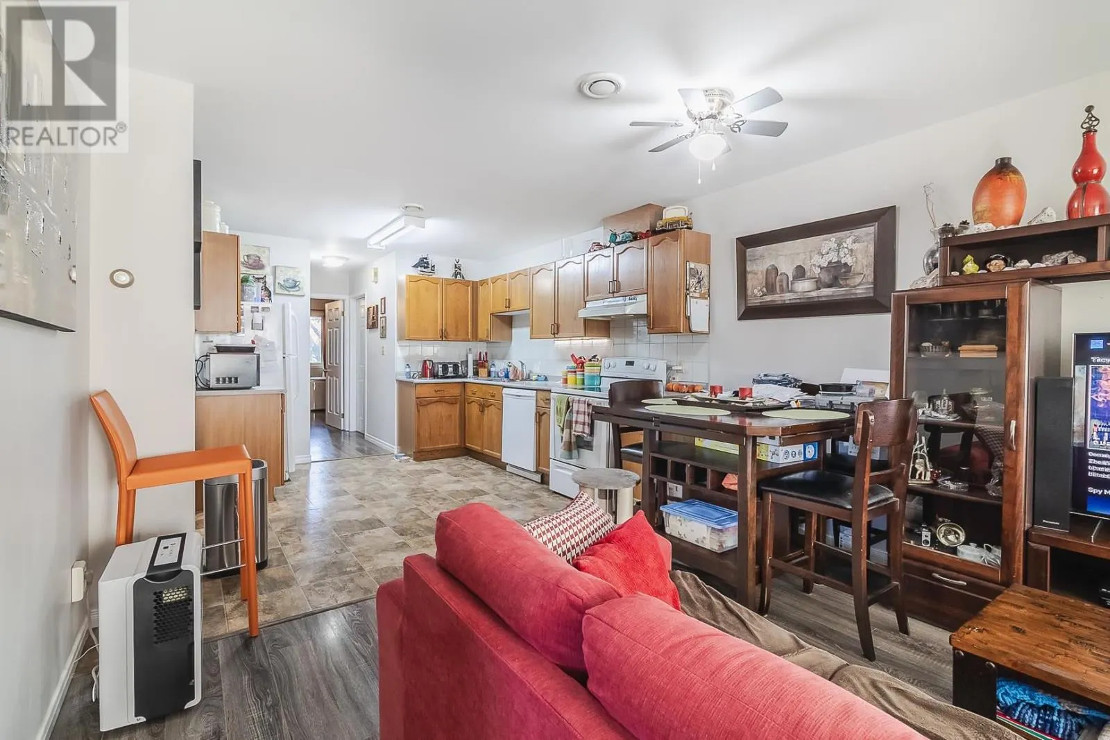 110-112 East Balfour ST