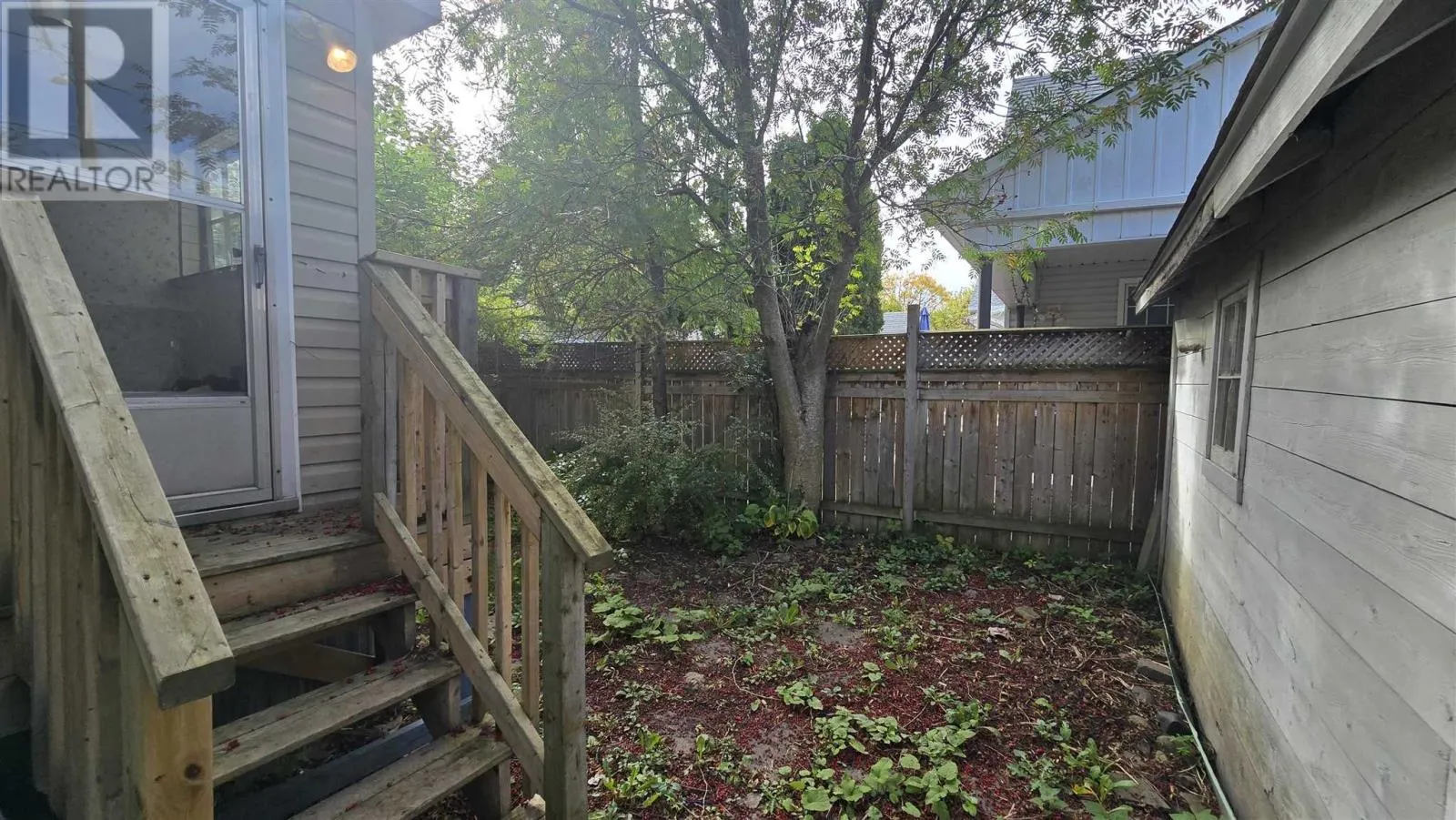 4 Lansdowne AVE