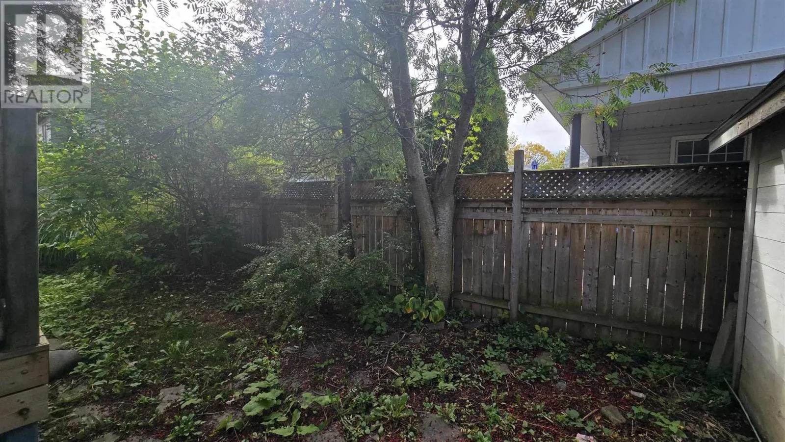 4 Lansdowne AVE