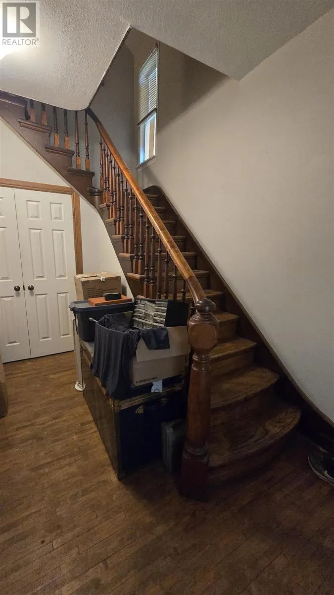 14 Abbott ST