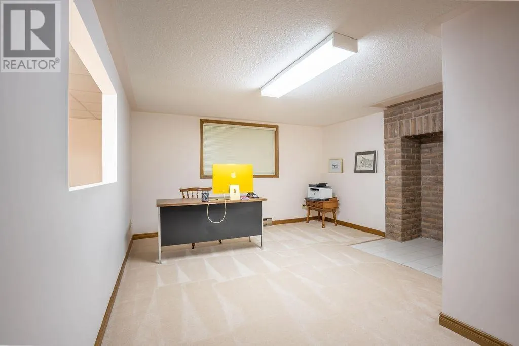 68 Prince Charles CRES