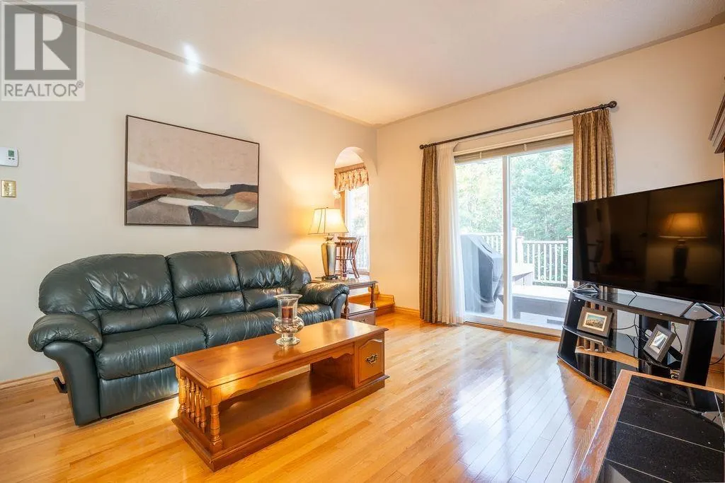 68 Prince Charles CRES