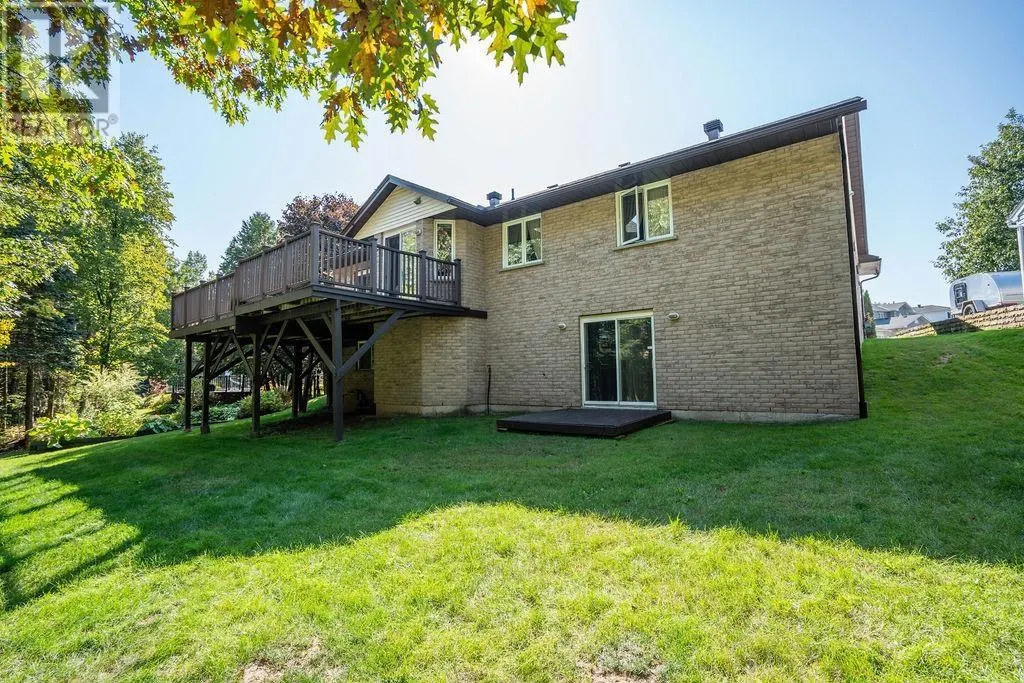 68 Prince Charles CRES