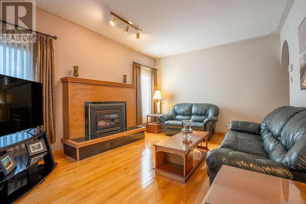 68 Prince Charles CRES