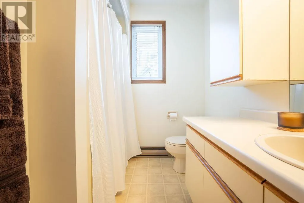 68 Prince Charles CRES