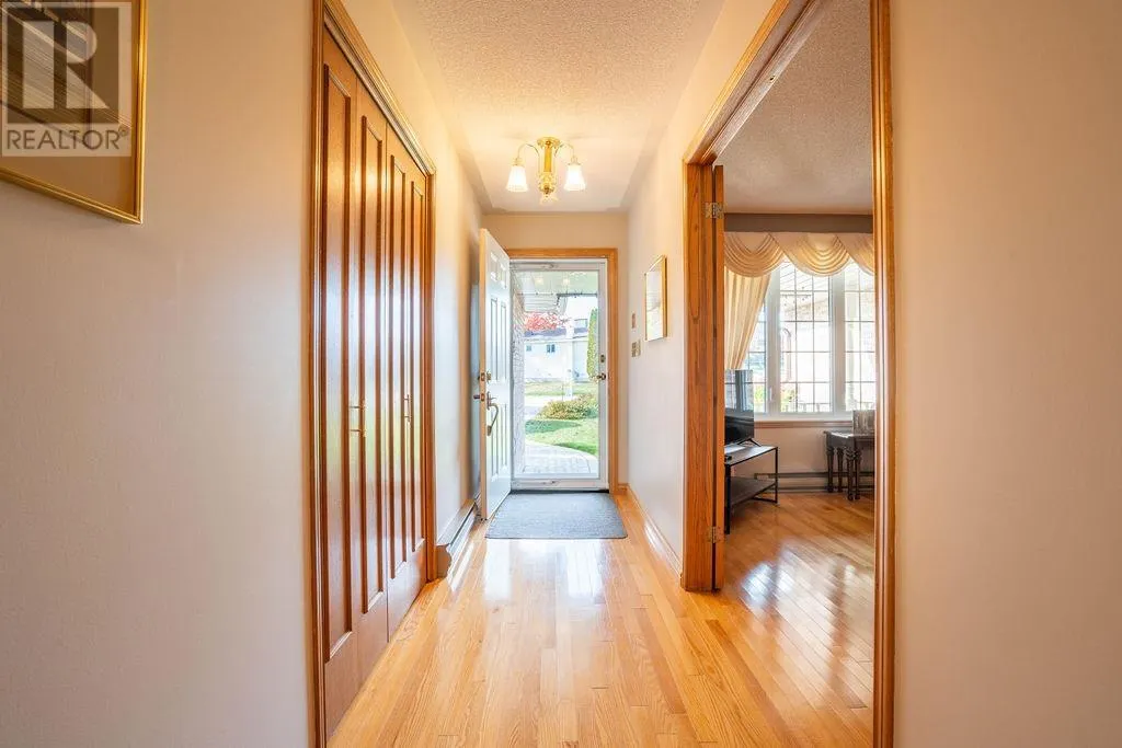 68 Prince Charles CRES
