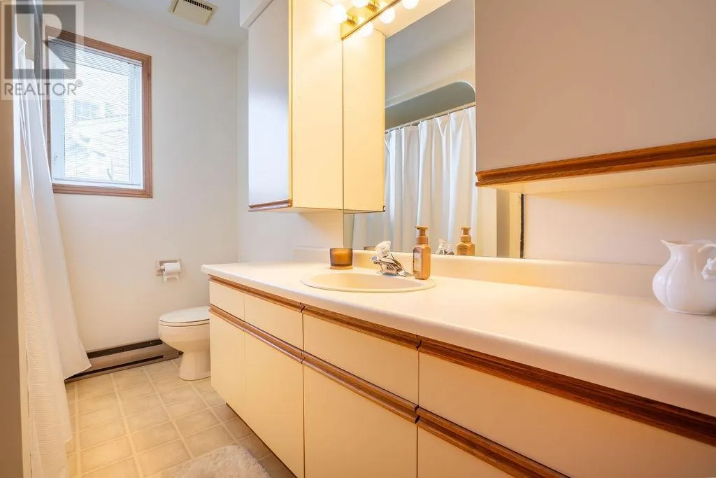 68 Prince Charles CRES