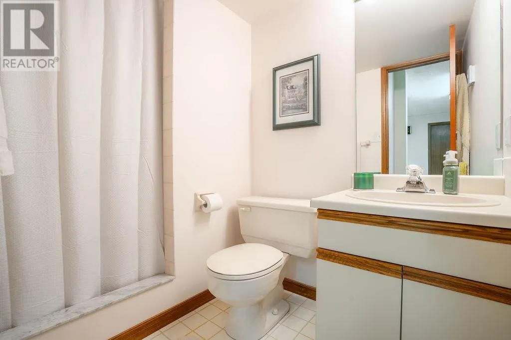 68 Prince Charles CRES