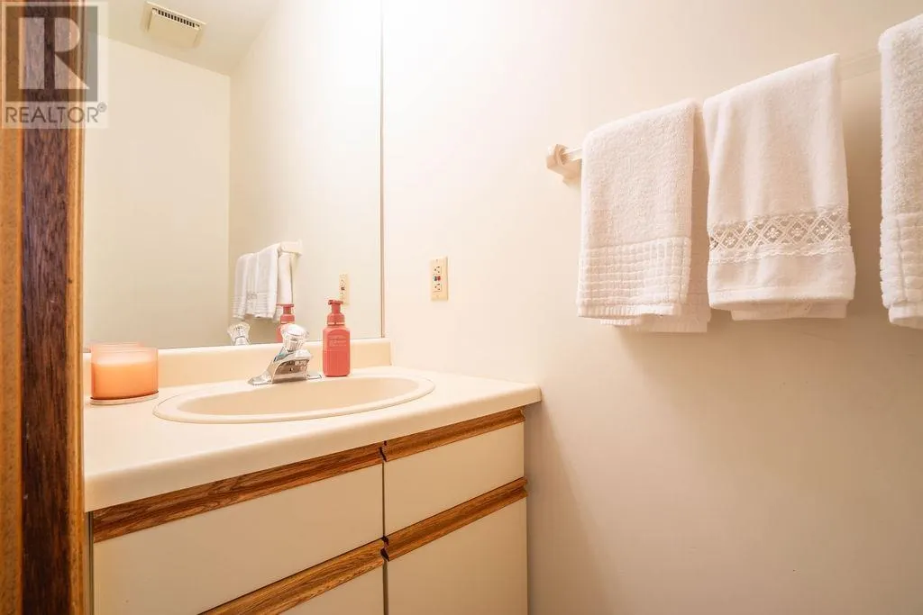 68 Prince Charles CRES