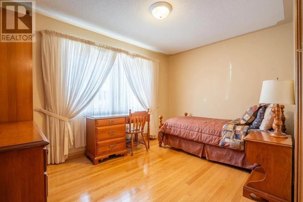 68 Prince Charles CRES
