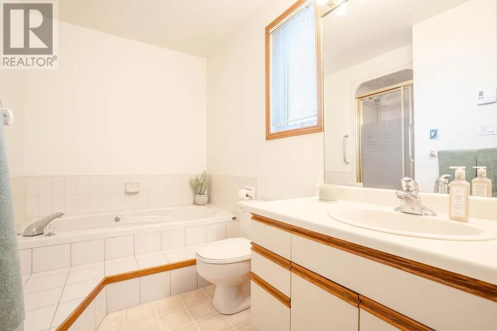68 Prince Charles CRES