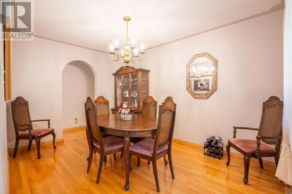 68 Prince Charles CRES