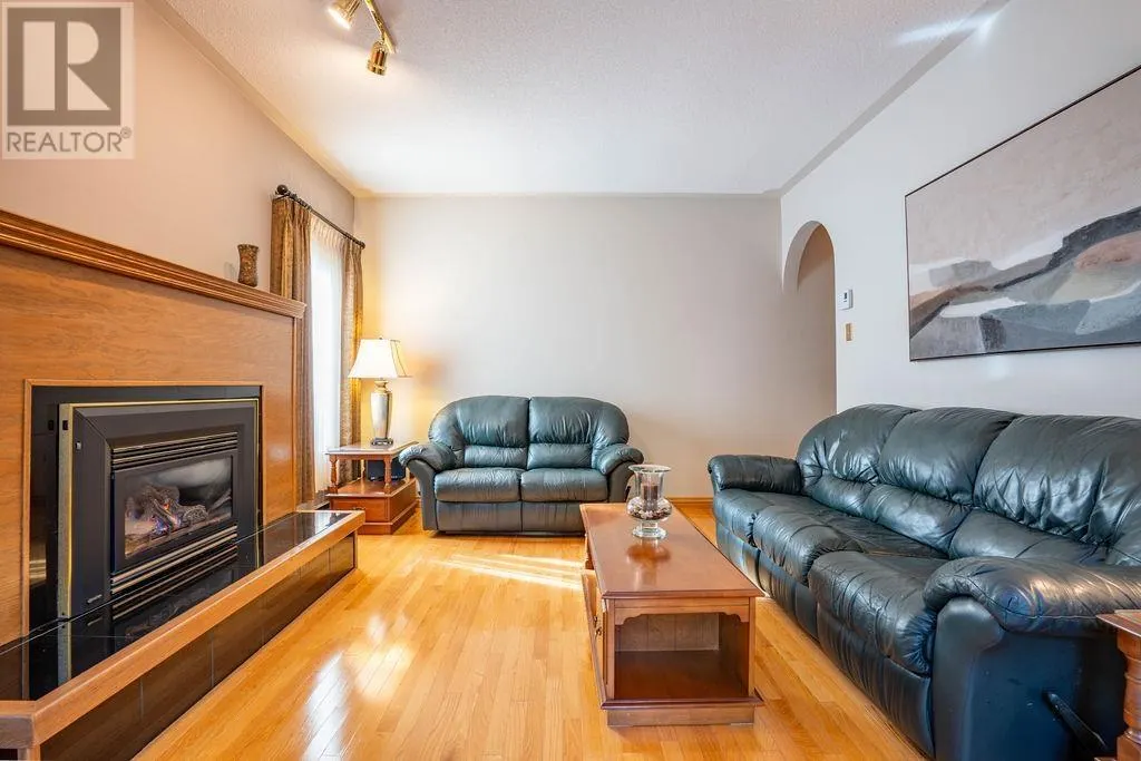 68 Prince Charles CRES