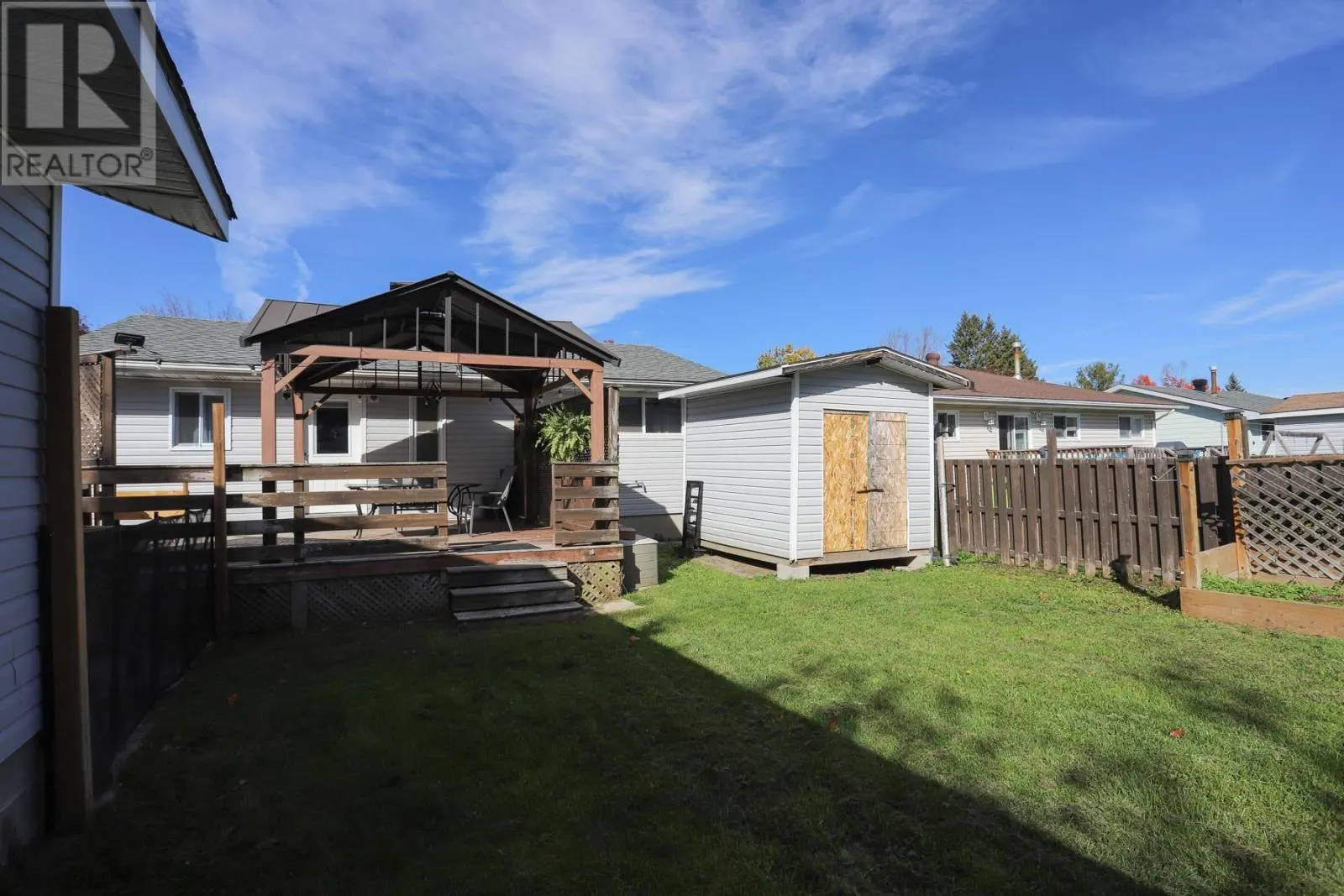 19 MacMurray AVE