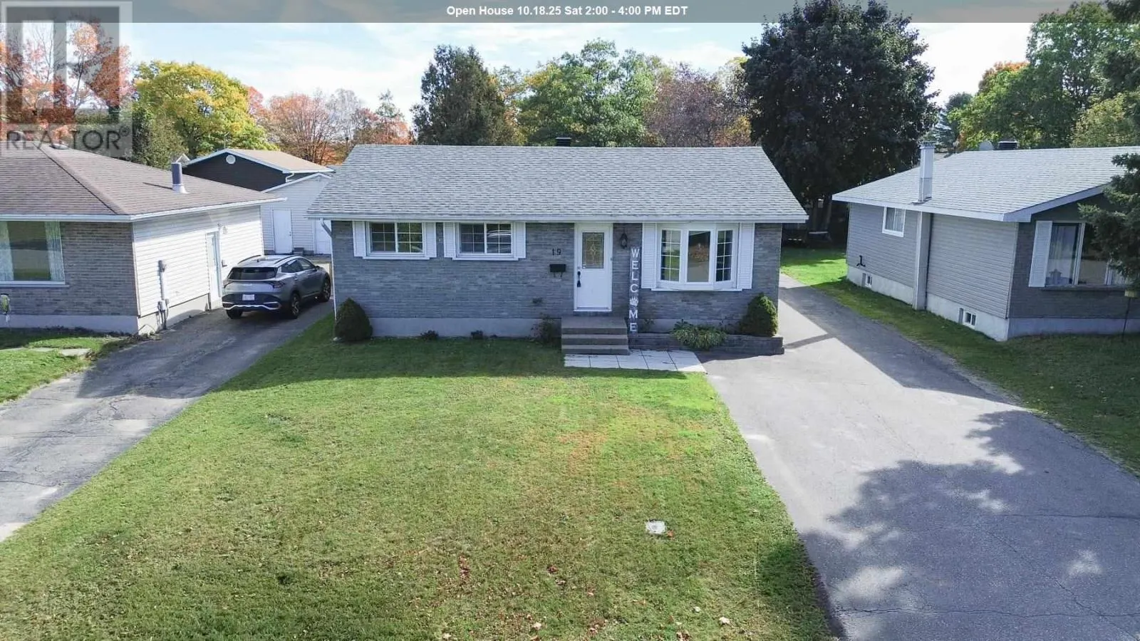 19 MacMurray AVE
