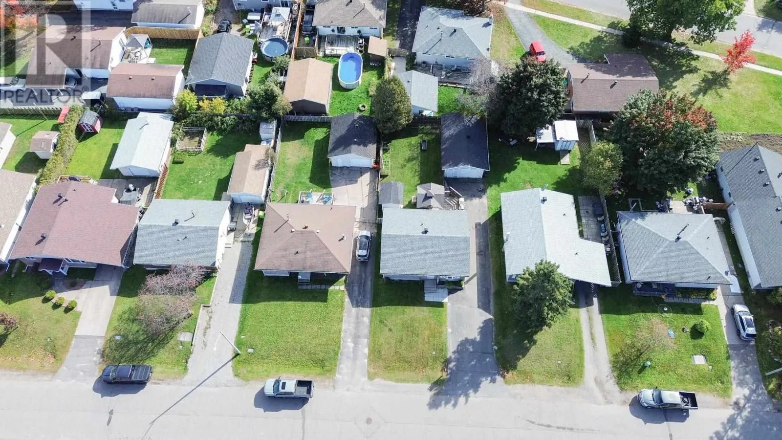 19 MacMurray AVE
