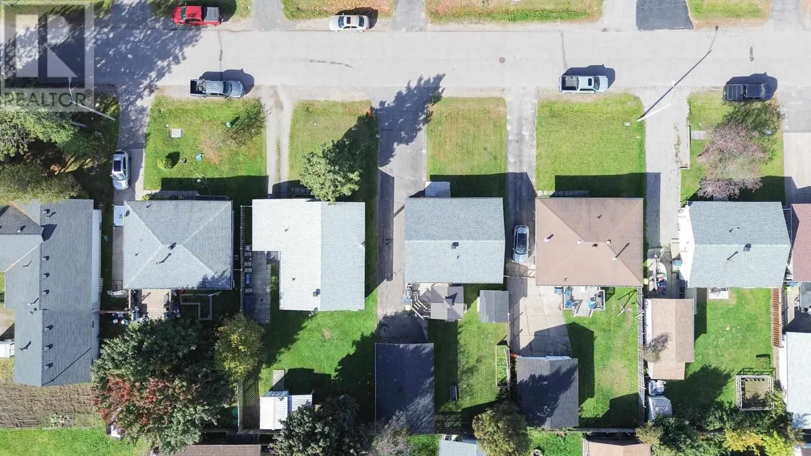 19 MacMurray AVE