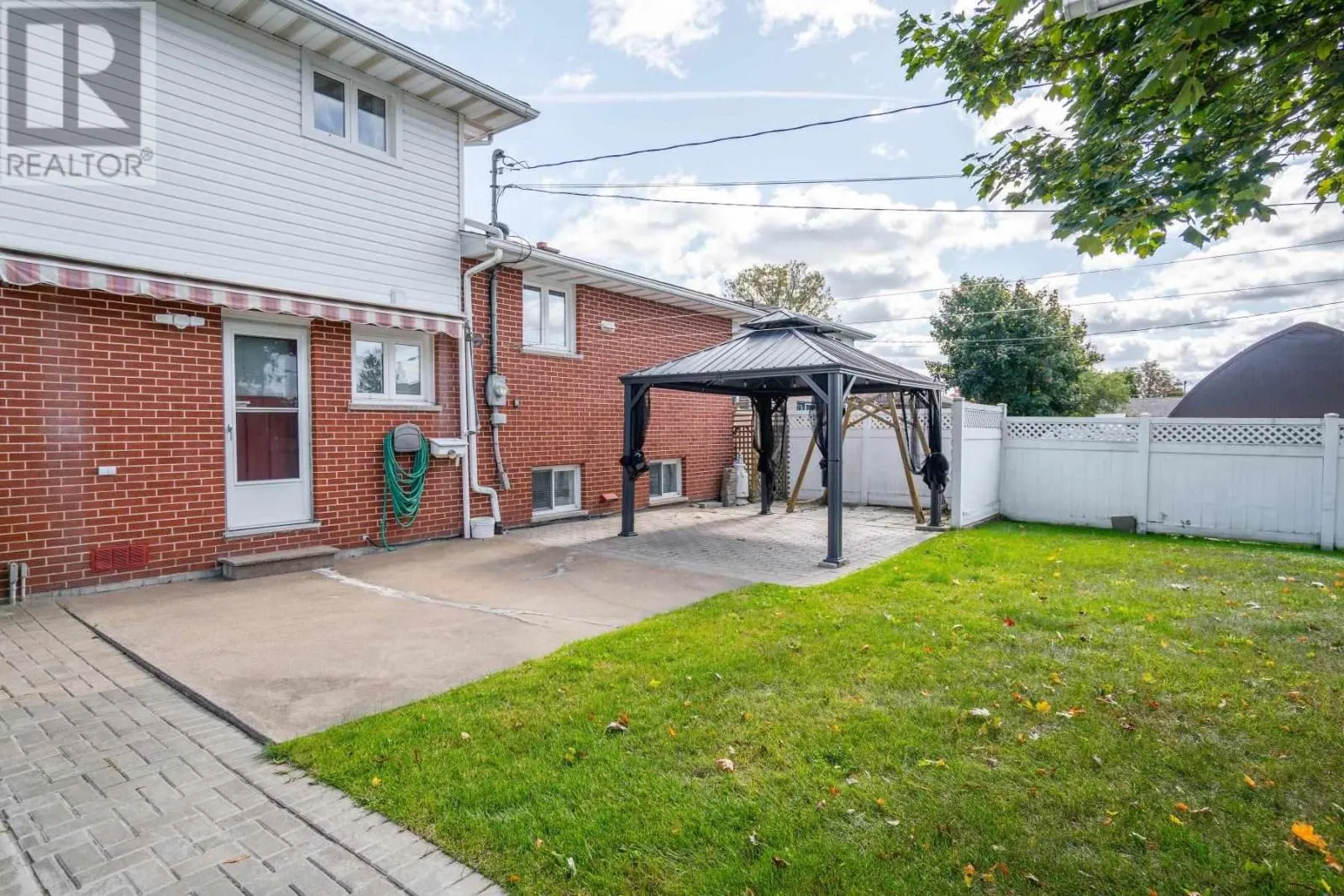 193 Reid ST