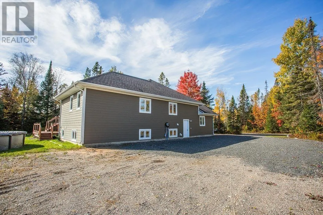 90 Parkewood DR