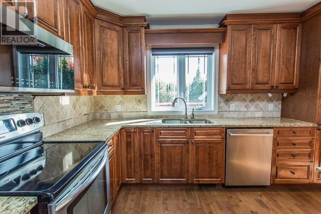 90 Parkewood DR